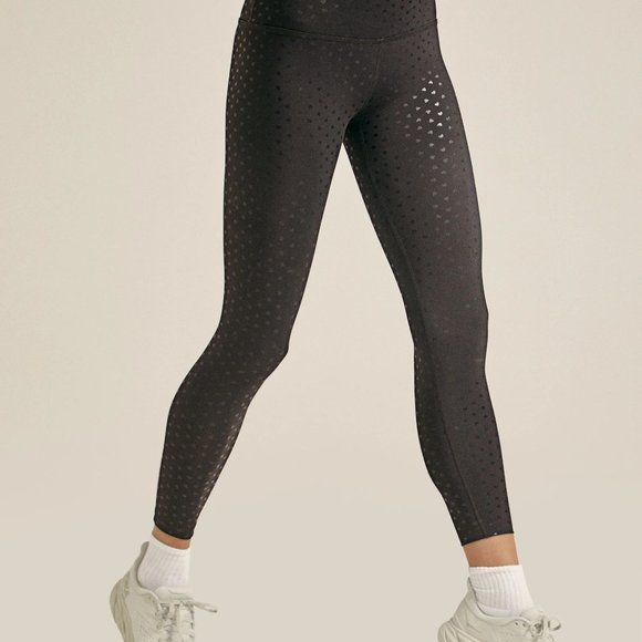 NWT - Beyond Yoga Hearts PowerShine High Waisted Midi Legging - Picture 3 of 5